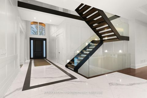 Photo 14 at 95 Lord Seaton Road, Windfields, Toronto