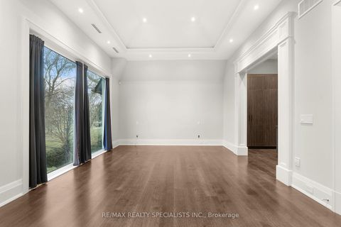 Photo 16 at 95 Lord Seaton Road, Windfields, Toronto