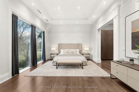 Photo 17 at 95 Lord Seaton Road, Windfields, Toronto