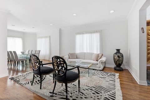 Photo 8 at 1 Sunforest Court, Newtonbrook West, Toronto