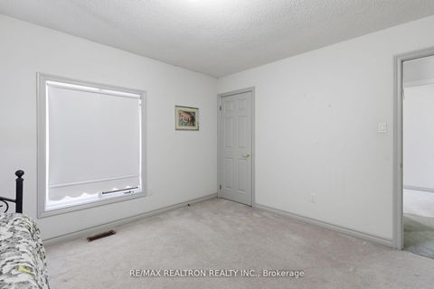 Photo 24 at 1 Sunforest Court, Newtonbrook West, Toronto