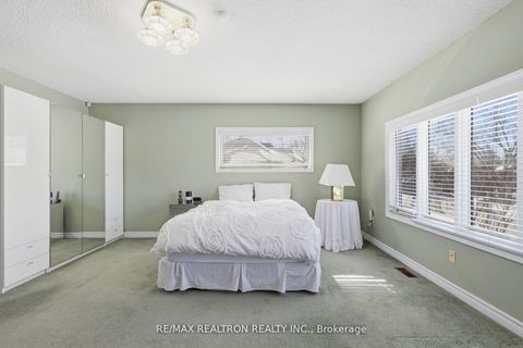 Photo 31 at 1 Sunforest Court, Newtonbrook West, Toronto