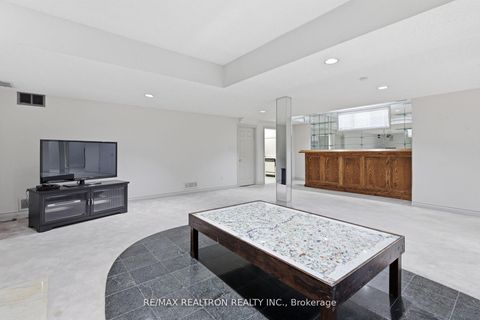 Photo 38 at 1 Sunforest Court, Newtonbrook West, Toronto