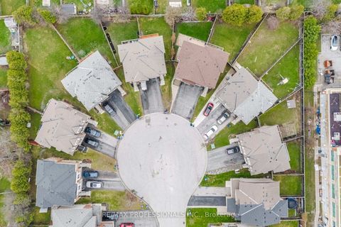 Photo 2 at 45 Horton Street, Central East, Ajax