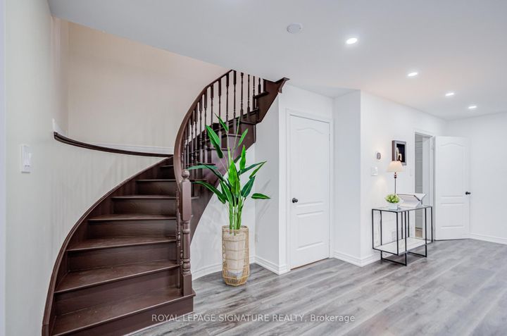 Photo 7 at 76 Derrywood Drive, Patterson, Vaughan