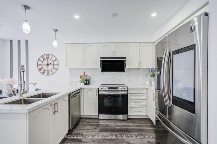 Photo 14 at 76 Derrywood Drive, Patterson, Vaughan