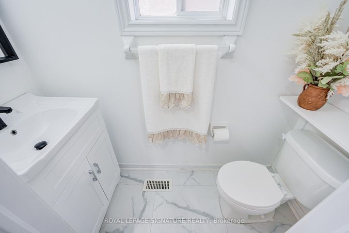 Photo 19 at 76 Derrywood Drive, Patterson, Vaughan