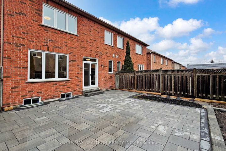 Photo 38 at 116 Southbrook Crescent, Cachet, Markham