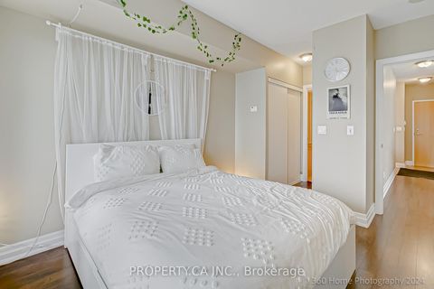 Photo 4 at 702 - 8 Scollard Street, Annex, Toronto