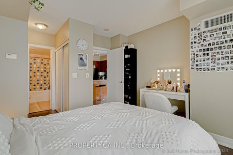 Photo 7 at 702 - 8 Scollard Street, Annex, Toronto