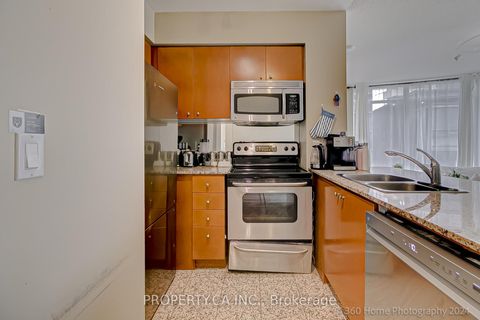 Photo 8 at 702 - 8 Scollard Street, Annex, Toronto