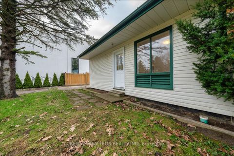 Photo 7 at 97 Park Crescent, Oak Ridges Lake Wilcox, Richmond Hill