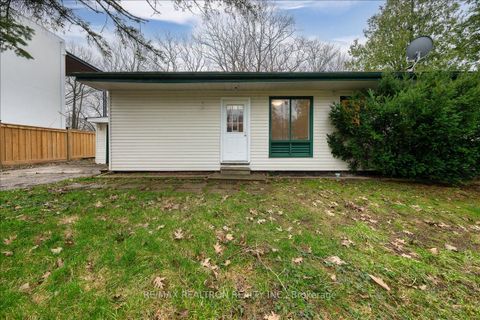 Photo 8 at 97 Park Crescent, Oak Ridges Lake Wilcox, Richmond Hill