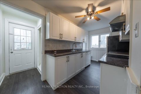 Photo 10 at 97 Park Crescent, Oak Ridges Lake Wilcox, Richmond Hill