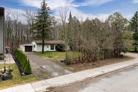 Photo 38 at 97 Park Crescent, Oak Ridges Lake Wilcox, Richmond Hill