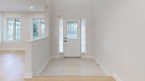 Photo 2 at 10 Reddenhurst Crescent, Keswick South, Georgina