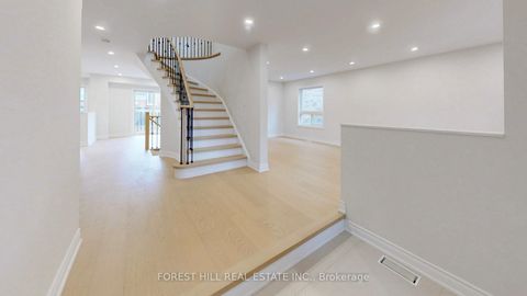 Photo 3 at 10 Reddenhurst Crescent, Keswick South, Georgina