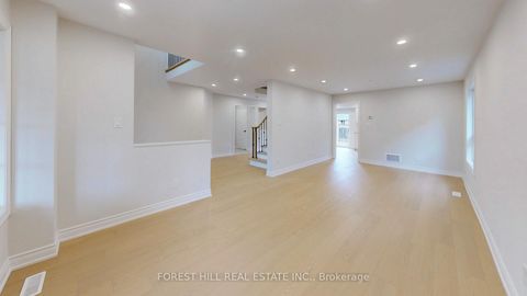 Photo 8 at 10 Reddenhurst Crescent, Keswick South, Georgina