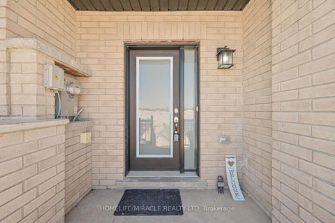 Photo 4 at 29 Turnberry Lane, Painswick South, Barrie