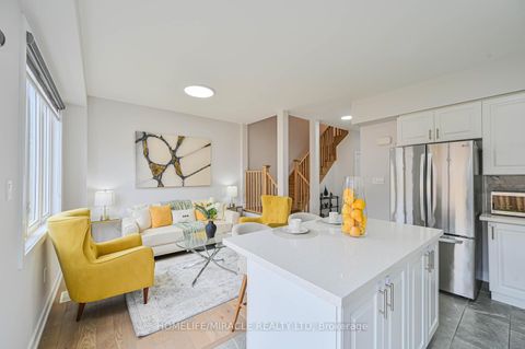 Photo 8 at 29 Turnberry Lane, Painswick South, Barrie