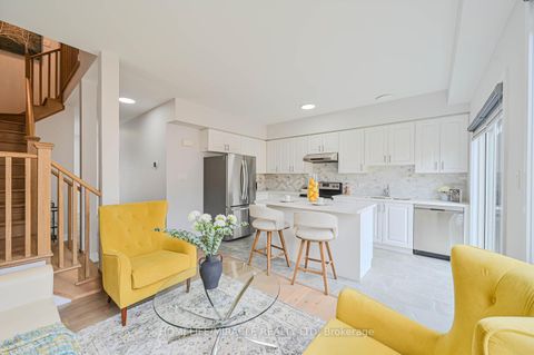 Photo 9 at 29 Turnberry Lane, Painswick South, Barrie