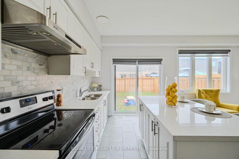 Photo 14 at 29 Turnberry Lane, Painswick South, Barrie