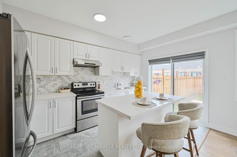 Photo 16 at 29 Turnberry Lane, Painswick South, Barrie