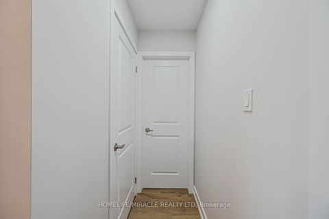 Photo 21 at 29 Turnberry Lane, Painswick South, Barrie