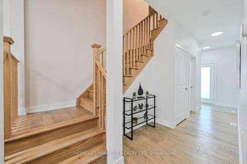 Photo 22 at 29 Turnberry Lane, Painswick South, Barrie