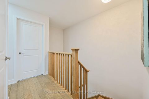 Photo 24 at 29 Turnberry Lane, Painswick South, Barrie