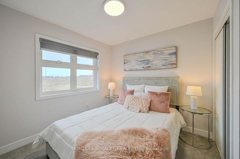 Photo 27 at 29 Turnberry Lane, Painswick South, Barrie