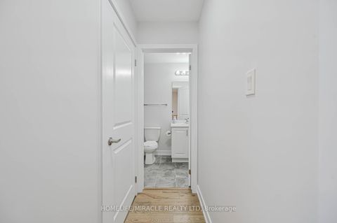 Photo 28 at 29 Turnberry Lane, Painswick South, Barrie