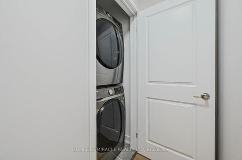 Photo 32 at 29 Turnberry Lane, Painswick South, Barrie