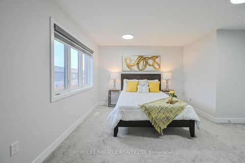 Photo 36 at 29 Turnberry Lane, Painswick South, Barrie