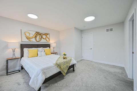 Photo 37 at 29 Turnberry Lane, Painswick South, Barrie