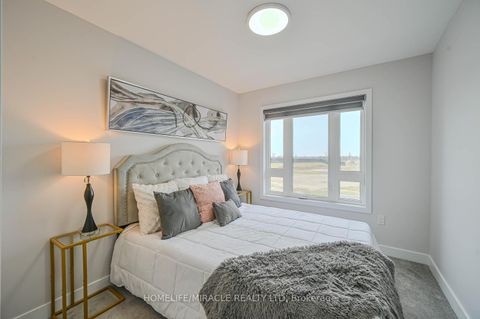 Photo 41 at 29 Turnberry Lane, Painswick South, Barrie