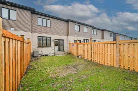 Photo 47 at 29 Turnberry Lane, Painswick South, Barrie