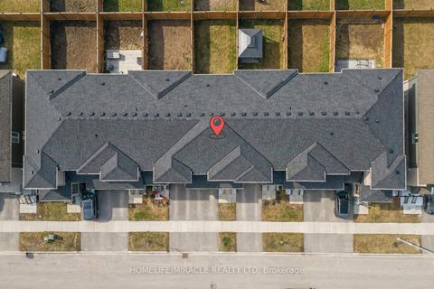 Photo 49 at 29 Turnberry Lane, Painswick South, Barrie