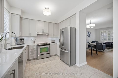Photo 12 at 21 Ocean Avenue, Vellore Village, Vaughan