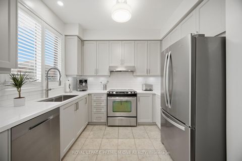 Photo 14 at 21 Ocean Avenue, Vellore Village, Vaughan