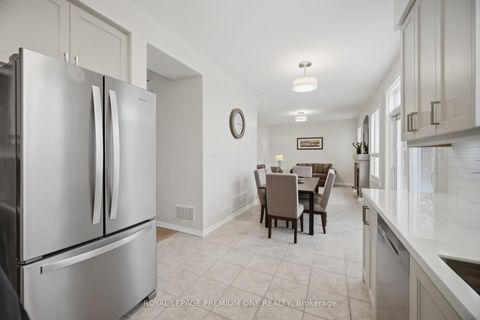 Photo 15 at 21 Ocean Avenue, Vellore Village, Vaughan