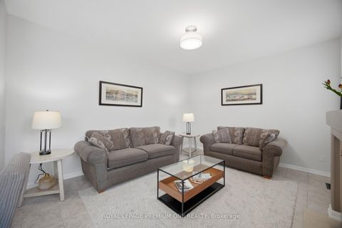 Photo 19 at 21 Ocean Avenue, Vellore Village, Vaughan