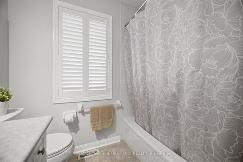 Photo 38 at 21 Ocean Avenue, Vellore Village, Vaughan