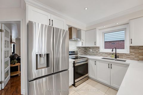 Photo 8 at 529 Pelletier Court, Wyndham, Newmarket