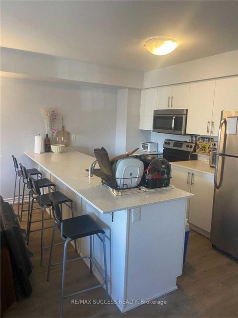 Photo 5 at 9 - 246 Penetanguishene Road, Georgian Drive, Barrie