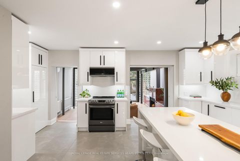 Photo 13 at 335 St Clair Avenue E, Moore Park, Toronto