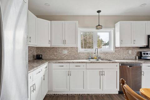 Photo 7 at 7719 Poplar Side Road, Rural Clearview, Clearview