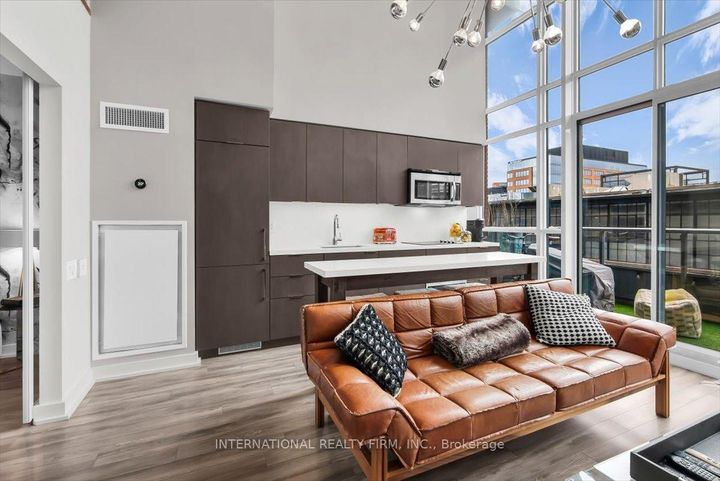 Photo 7 at 318 - 5 Hanna Avenue, Niagara, Toronto