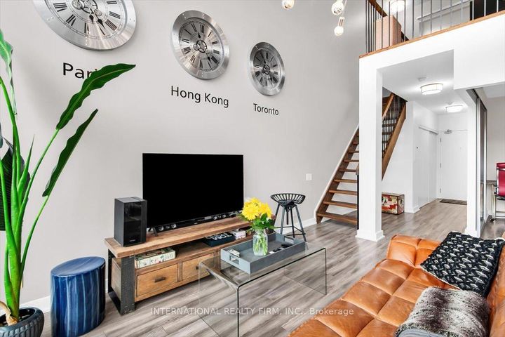 Photo 9 at 318 - 5 Hanna Avenue, Niagara, Toronto