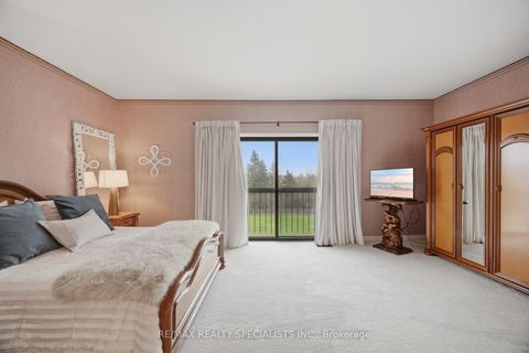 Photo 18 at 5 Rossmull Crescent, Islington Woods, Vaughan